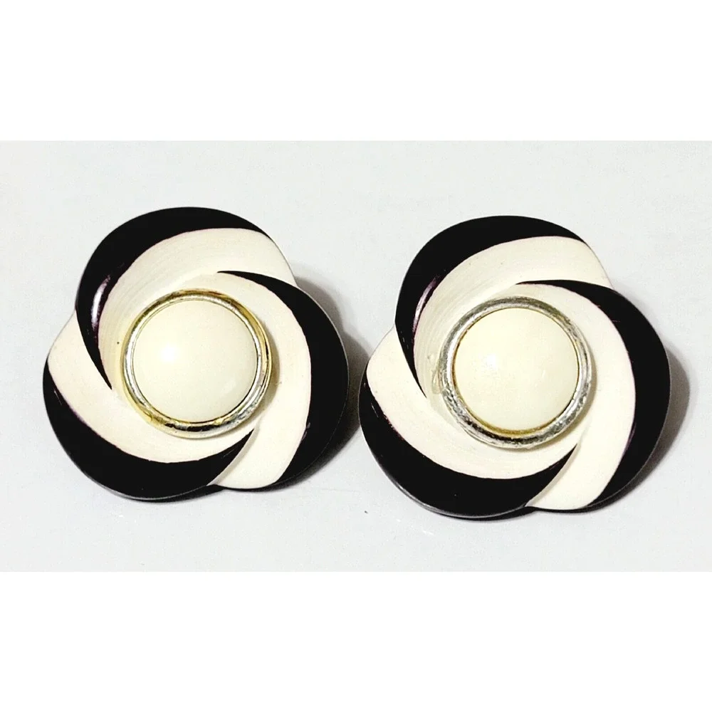 Vintage Purple & White Lucite Pierced Earrings, Retro Large 1.25
